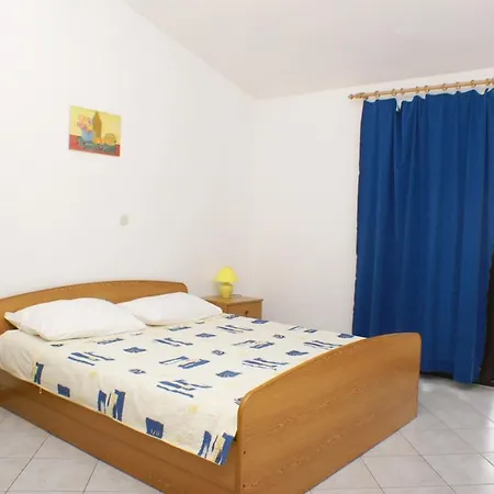 Apartments By The Sea Mandre, Pag - 523 Kolan Exterior photo