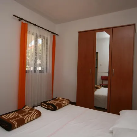 Apartments By The Sea Mandre, Pag - 523 Kolan Room photo