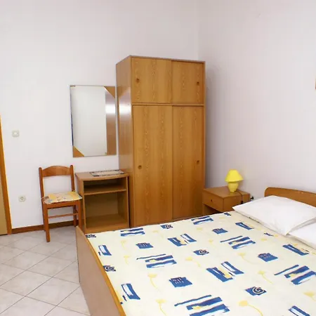 Apartments By The Sea Mandre, Pag - 523 Kolan Room photo